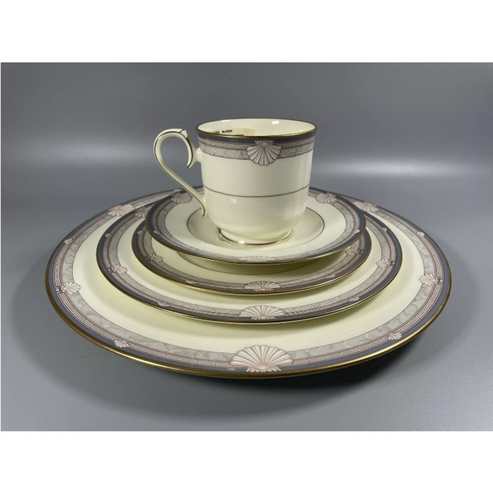 New Noritake Stanford Court #9748 5 PC Place Setting Discontinued Goregous - Picture 1 of 2